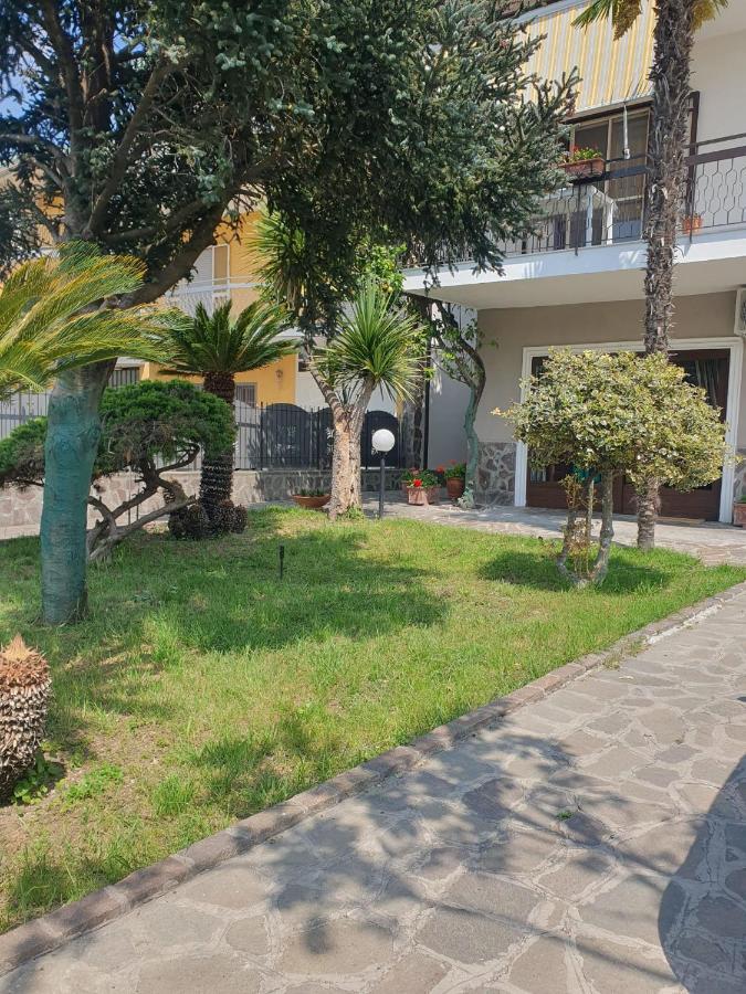 Ospitalita Il Noce Bed & Breakfast Brusciano Ngoại thất bức ảnh